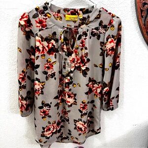 Lot of 2 Vera wang blouses